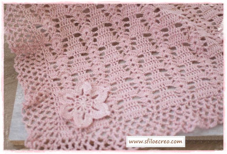 copertina dolcerosa a uncinetto