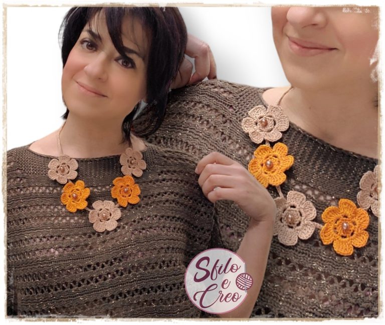 collana con fiori a uncinetto