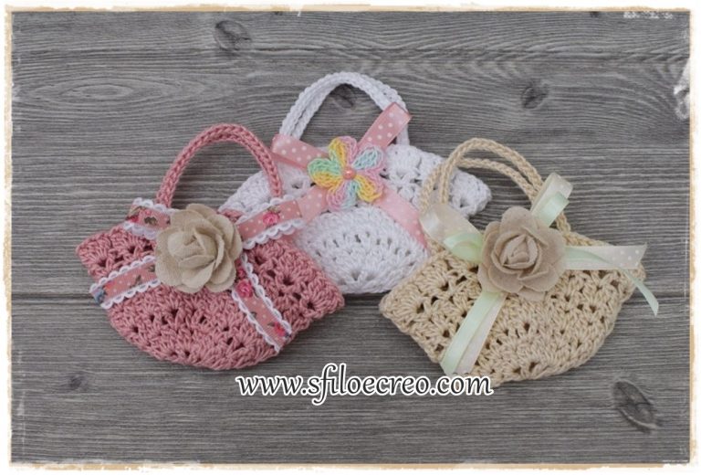 piccole borse portaconfetti a uncinetto