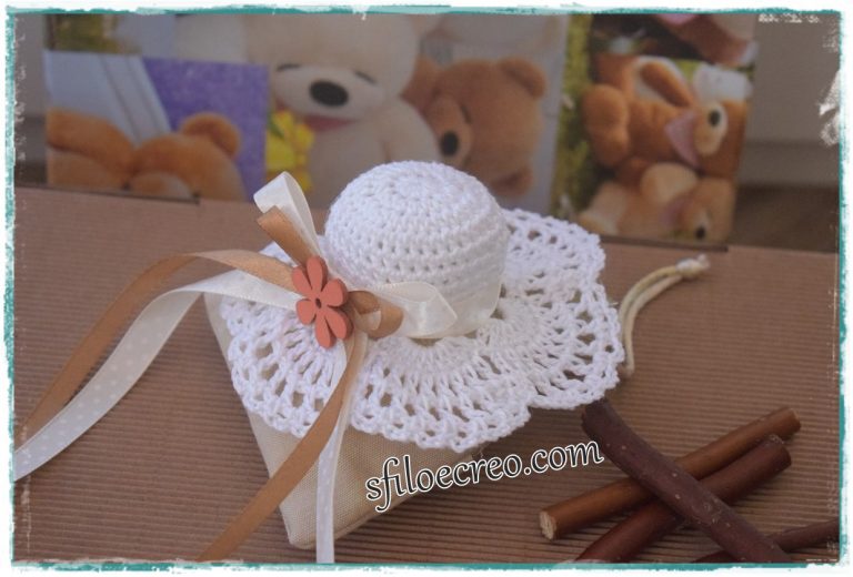 cappellino portaconfetti con ventagli